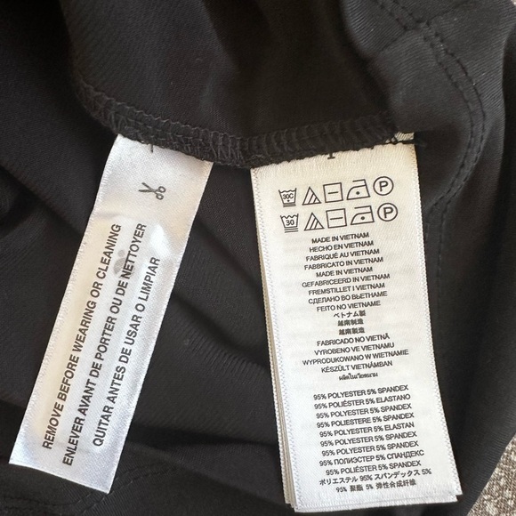 Michael, Michael Kors Women’s Black dolman sleeve cold shoulder buckle Neck Med - Picture 12 of 14